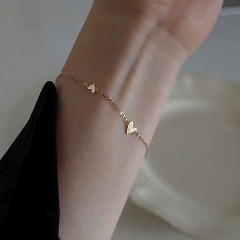 TotallyNaturalGift - Etsy Gold Heart Bracelet, Bracelet Love, Gold Link Chain, Bracelet Dainty, Simple Bracelets, Classy Jewelry, Jewelry Lookbook, Dainty Bracelets, Fancy Jewelry