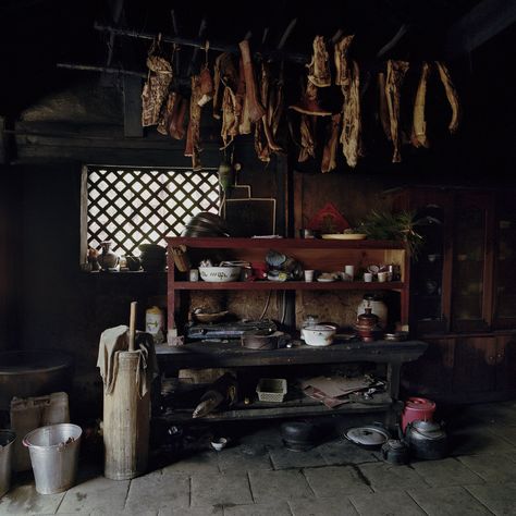 monasteries — map de maar Lijiang, Ad Hoc, Interior Kitchen, Slow Living, Rustic Kitchen, Country Kitchen, Tibet, Kitchen Interior, Kitchens