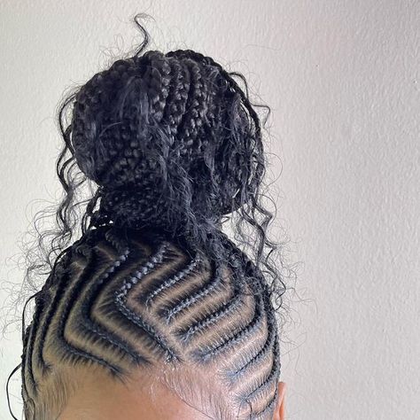 Cornrows Into High Ponytail, Feed In Braids Ponytail Design, Braids With Cornrows On Top, Winter Braided Hairstyles, Corn Row Styles Natural Hair, High Ponytail Cornrows, Funali Braids, Freestyle Braids, Cornrows Ideas