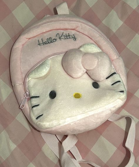 Hello Kitty Plushie Backpack, Kawaii Hello Kitty Backpack, Hello Kitty Bag Aesthetic, Backpack Hello Kitty, Hello Kitty Mini Backpack, Cute Hello Kitty Bag, Hello Kitty Bags, Hello Kitty Cosas, Hello Kitty Backpack