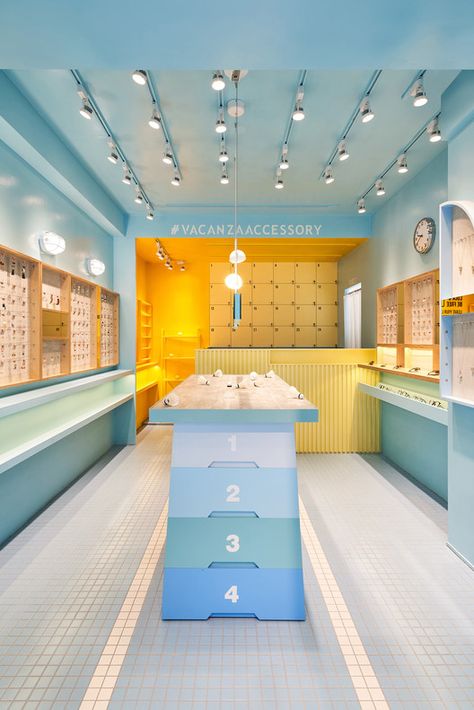 The Gym Of Accessory Store / 45tilt | ArchDaily Eyewear Store Design, Retail Facade, Retail Interior Design, Pharmacy Design, Decor Studio, Store Interiors, Design Apartment, Retail Store Design, Cafe Interior Design