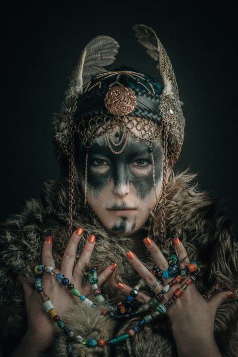 Valkyrie Photoshoot, Pagan Witch, Fantasy Photography, Wild Woman, Norse Mythology, 인물 사진, Larp, Headdress, Dark Art