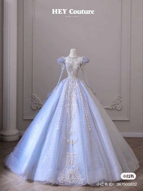 Princess Ball Gowns Fantasy Fairytale, Ball Room Dresses, Party Dress With Gloves, Hey Couture, Royal Ball Gowns, Ball Gowns Fantasy, Gaun Abad Pertengahan, Blue Ball Gown, Big Wedding Dresses