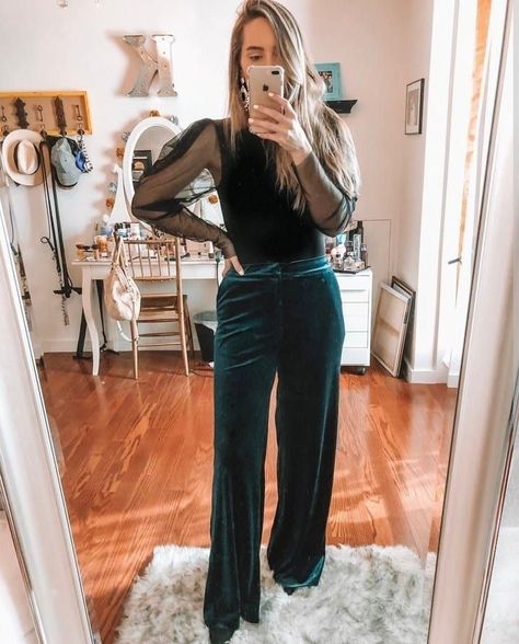 Green Velvet Pants Outfits, Velvet Pants Outfit Winter, Black Velvet Pants Outfit, Velvet Trousers Outfit, Velour Pants Outfit, Velvet Outfit Ideas, Velvet Outfits For Women, Velvet Pants Outfit, Green Velvet Pants