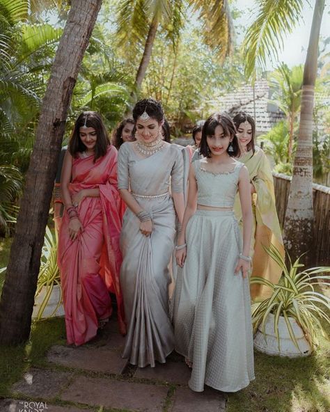 South Indian Brides Who Wore Kanjeevarams in Unique & Offbeat Colors! South Indian Bridesmaids, भारतीय दुल्हन संबंधी, South Indian Wedding Saree, Engagement Saree, Indian Bridesmaids, Kerala Wedding, Bridal Sarees South Indian, Bridesmaid Saree, Indian Bride Outfits