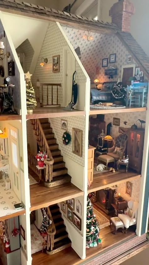 Aesthetic Dollhouse Interior, Kathleen Holmes Dollhouse, Boy Dollhouse, Busy Drawing, Doll House For Boys, Mini Nursery, Vermont Farmhouse, Dollhouse Decorating, Mommy Hacks