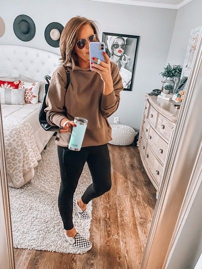 Vans Athleisure Outfit, Woman’s Vans Outfit, Outfits To Wear With Checkered Vans, Home Depot Outfit, Womens Outfits With Vans, How To Style Checkered Vans, Cute Outfits With Checkered Vans, Styling Checkered Vans, Vans Leggings Outfit