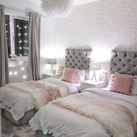 Interioresta on Instagram: “What a beautiful room for the twins!! ❤️❤️❤️🤪🤪❤️❤️❤️🥰What do you like about this decor? Comment below🥰😍 ❤️Credit- @luckyplot13 Follow…” Girls Bedroom Grey, Twin Girl Bedrooms, Sister Bedroom, Teenage Room Decor, Shared Girls Room, Sister Room, تصميم داخلي فاخر, تصميم للمنزل العصري, Cute Bedroom Ideas