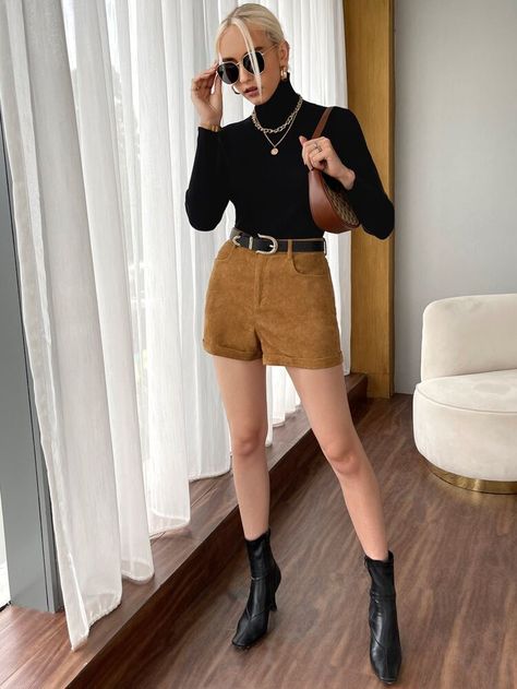 Corduroy Shorts Outfit, Bershka Outfit, Winter Shorts, Corduroy Shorts, Shorts Outfit, Summer 2023, Short Outfits, Outfit Ideas, How To Wear