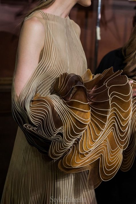 Winter Couture, Detail Couture, Nature Inspired Fashion, Sculptural Fashion, Elie Saab Spring, Iris Van Herpen, Chanel Cruise, Stephane Rolland, 3d Fashion