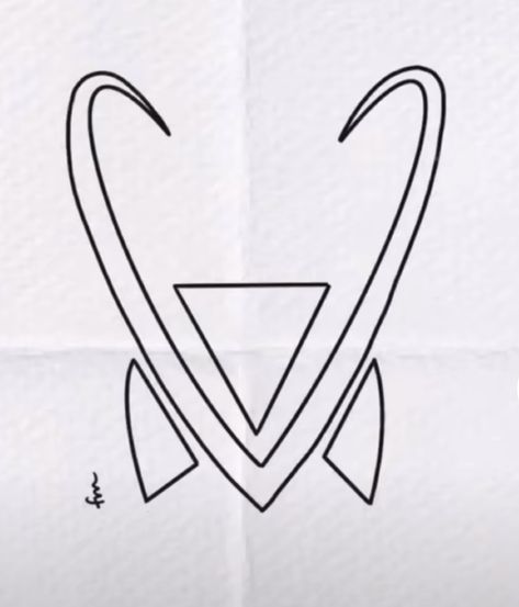 Loki Horns Drawing, Small Loki Tattoo, Loki Horns Tattoo, Loki Embroidery, Loki Helmet Tattoo, Loki Tattoo Ideas, Loki Horns, Friday The 13th Flash, Loki Tattoo