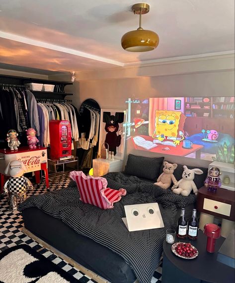 Hypebeast Apartment Bedroom, Hypebeast Interior Design, Hype Beast Closet, Aesthetic Men Room Ideas, Hypebeast Decoration, Urban Room Aesthetic, Hypebeast Kitchen, Street Style Bedroom Ideas, Hype Beast Apartment