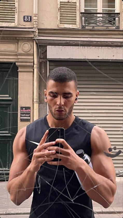 Younes Bendjima, Photo Pose For Man, Male Figure, Double Trouble, Poses For Men, Man Crush, Girl Crush, Celebrities Male, Workout Wear