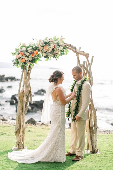 Maile Lei Wedding, Wedding Lei, Wedding Minister, Wedding Aesthetics, Hawaiian Lei, Romantic Wedding Photography, Couples Love, Hawaiian Culture, Maui Wedding