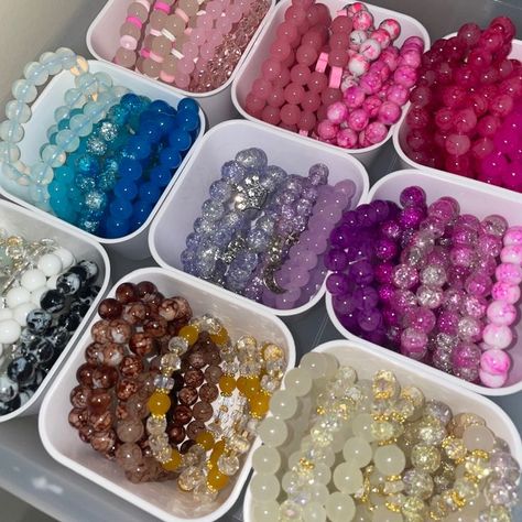 Body Jewelry Diy, Girly Bracelets, Dope Jewelry Accessories, Crystal Bead Jewelry, Bracelet Craft Diy, Wrist Jewelry, Bead Charms Diy, Diy Bracelet Designs, Handmade Jewelry Tutorials