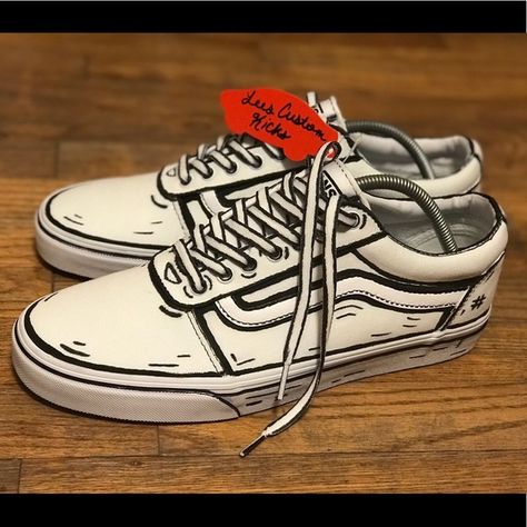 Cartoon Vans, Vans Old Skool Custom, Graffiti Shoes, Painted Shoes Diy, Custom Sneakers Diy, Old Skool Vans, Painted Vans, Custom Painted Shoes, Custom Shoes Diy