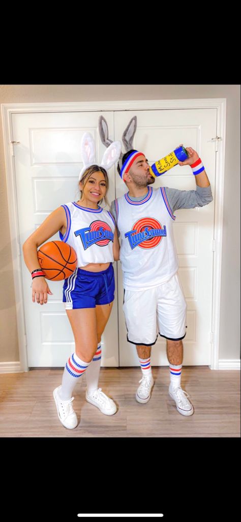 Halloween couple costume of Bugs and Lola Bunny from Space Jam Space Jam Costume, Bugs Bunny Costume, Couple Costumes For Halloween, Bunny Space, Bugs And Lola, Cute Couples Costumes, Halloween Costumes Diy Couples, Bunny Halloween Costume, Bff Halloween Costumes