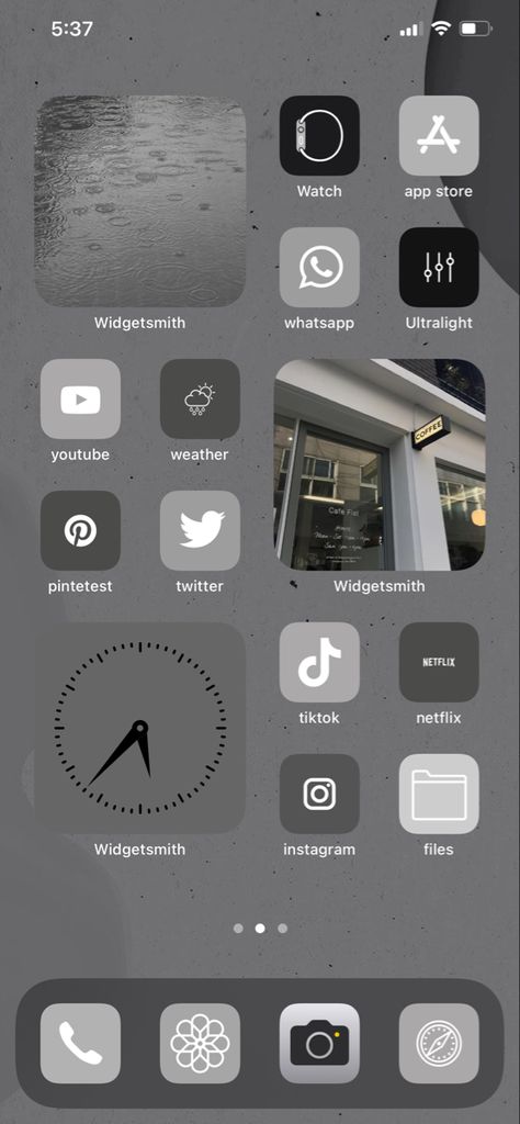 Iphone IOS 14 grey widgets and app icons aesthetic gray theme Aesthetic Gray Widget, Gray Homescreen Aesthetic, Iphone Aesthetic Widget Design, Theme For Iphone App, Widget Grey Aesthetic, Aesthetic Grey Homescreen, Grey Aesthetic Phone Layout, Grey Phone Aesthetic, Icon Grey For Apps