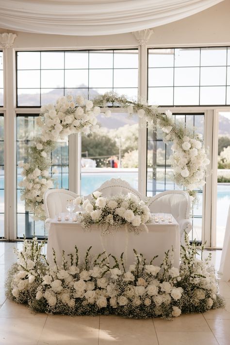 Venue: The Marquess Photography: Kami Olivarria Angeles, White Wedding Sweetheart Table, Wedding Sweetheart Table Flowers, Shayla Wedding, Wedding Sweetheart Table Ideas, Sweetheart Table Ideas, Wedding Dinner Table Setting, Sweetheart Table Flowers, House California