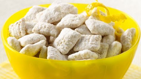 Go for the snappy twist of lemon with this mix from citrus-producing powerhouse Florida. Chex Lemon Buddies, Lemon Chex Mix, Lemon Chex, Lemon Buddies, Lemon Puppy Chow, Chex Mix Recipes, Muddy Buddies, Puppy Chow, Chex Mix