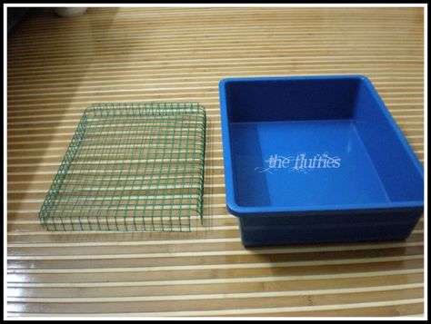 DIY Littertray Idea For Bunny – The Fluffies & The Purrrrs Diy Bunny Litter Tray, Rabbit Litter Box Ideas Diy, Rabbit Litter Box Ideas, Bunny Litter Box Ideas, Bunny Litter Box, Diy Rabbit Cage, Indoor Rabbit Cage, Rabbit Stuff, Bunny Cage