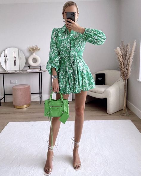 Need some cute casual spring outfit ideas? Check out these outfit ideas that are perfect for spring… St Patricks Day Outfits Women, Spring Outfit Ideas, Day Outfits, Cute Spring Outfits, Urban Dresses, Spring Fashion Trends, Cute Spring, Girly Fashion, Spring Outfits Casual