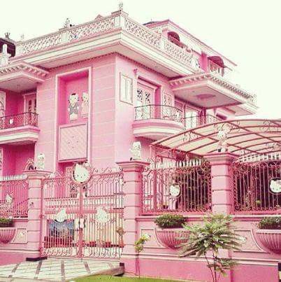 Hello Kitty Mansion, Kitty House, Hello Kitty Photos, Mansion Exterior, Barbie Dreamhouse, Hello Kitty House, Beach Icon, Dream Mansion, Money Moves