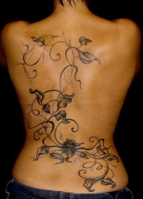 tatouage grimpante 34 Back Tattoo, Flower Vine Tattoos, Girl Back Tattoos, Vine Tattoos, Back Tattoos, Flowering Vines, Moon Tattoo, Lower Back Tattoos, Beautiful Tattoos