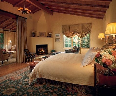 Candace Bergen, Hacienda Style Bedroom, Hacienda Bedroom, Spanish Style Bedroom, Spanish Bedroom, Spanish Style Home Interior, Celebrity Bedrooms, Spanish Style Decor, Spanish Style Architecture