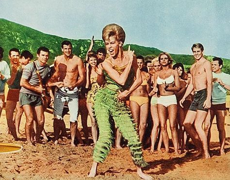 Muscle Beach Party...loved these movies. 60s Beach, Beach Blanket Bingo, Frankie Avalon, Annette Funicello, Muscle Beach, Jitterbug, Hooray For Hollywood, Vintage Los Angeles, Old Tv