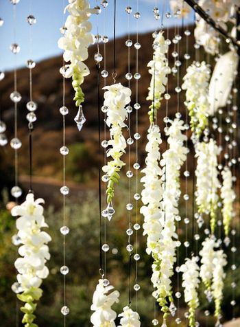 Latest Wedding Decoration Ideas, Wedding Decor Photos Diy Wedding Decorations, Flowers Hanging, Wedding Scene, White Wedding Flowers, Hanging Flowers, Deco Floral, Wedding Stage, Wedding Deco, Ceremony Decorations