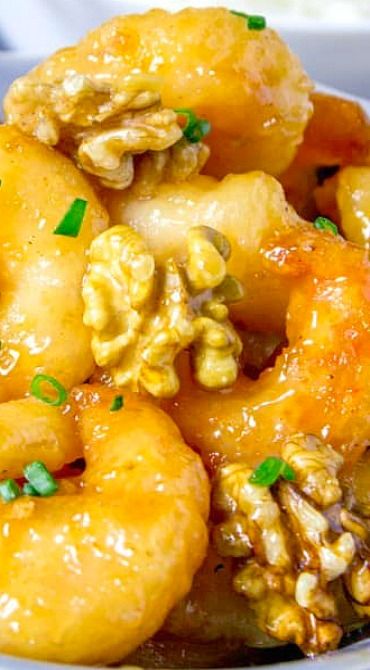 Panda Express Walnut Shrimp Recipe, Panda Express Honey Walnut Shrimp, Crockpot Thanksgiving, Shrimp Meals, Crockpot Express, Dinner Then Dessert, Walnut Shrimp, Tempura Batter, Honey Walnut