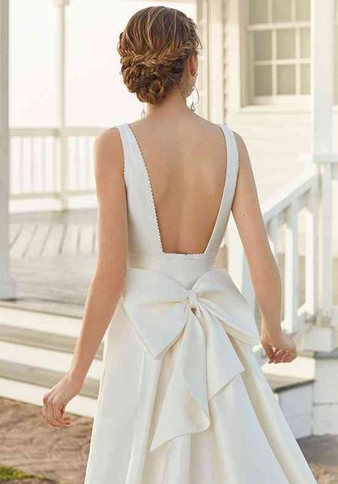 Rosa Clara Wedding Dresses, Plain Wedding Dress, Wedding Dress Backs, Minimal Wedding Dress, Big Wedding Dresses, Bow Wedding Dress, Aline Wedding Dress, Minimalist Wedding Dresses, White Wedding Dress