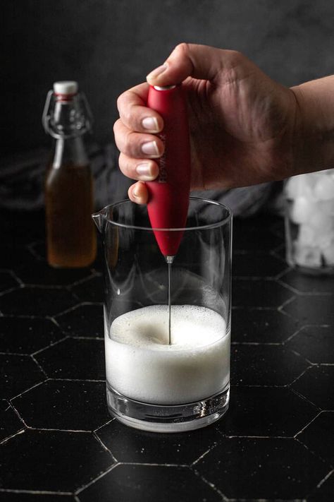 Diy Cold Foam, Make Cold Foam At Home, Make Cold Foam, Cold Foam At Home, Milk Foamer, Matcha Milk, Starbucks Diy, Electric Milk Frother, Cold Foam