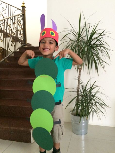 Very hungry caterpillar                                                                                                                                                      More Caterpillar Costume Diy, Hungry Caterpillar Costume, Easy Book Week Costumes, Kids Book Character Costumes, Storybook Character Costumes, Book Characters Dress Up, Caterpillar Costume, World Book Day Ideas, Book Character Day