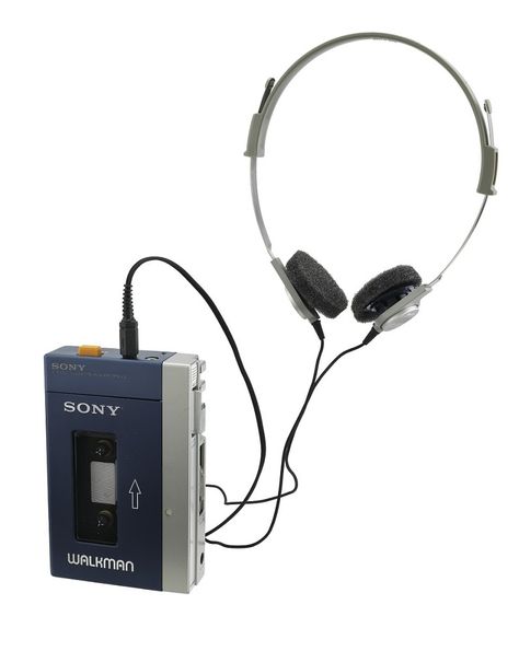 https://ids.si.edu/ids/deliveryService?id=NMAH-JN2014-3921&max=1000 Sony Walkman, Retro Gadgets, Cassette Player, Cassette Tapes, Portable Audio, Fm Radio, Grunge Aesthetic, Mp3 Player, No. 2