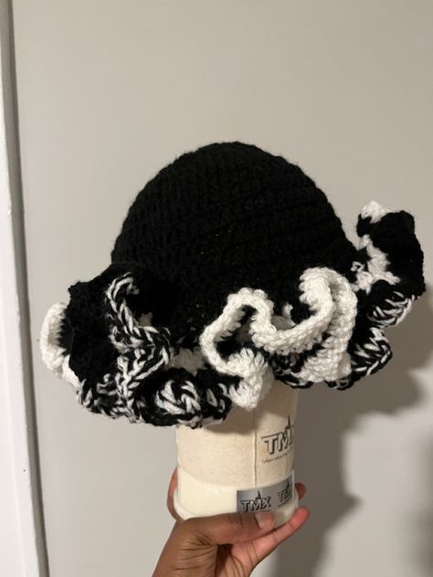 custom made black & white ruffle hat Black And White Crochet Hat, Crochet Loom, Black And White Crochet, Ruffle Hat, Crochet Clothing And Accessories, Fun Crochet, Crochet Clothing, Fun Crochet Projects, Top Gear