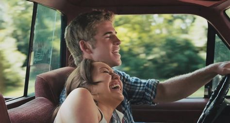 Last Song Movie, The Last Song Movie, Nicholas Sparks Movies, Miley And Liam, Song Photo, The Last Song, Nicholas Sparks, Liam Hemsworth, Dating Again