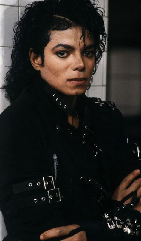 Michael Jackson 1987, Bad Michael, Michael Jackson Story, Mj Bad, Michael Jackson Bad Era, Hee Man, Michael Jackson Wallpaper, Jackson Bad, Michael Jackson Smile