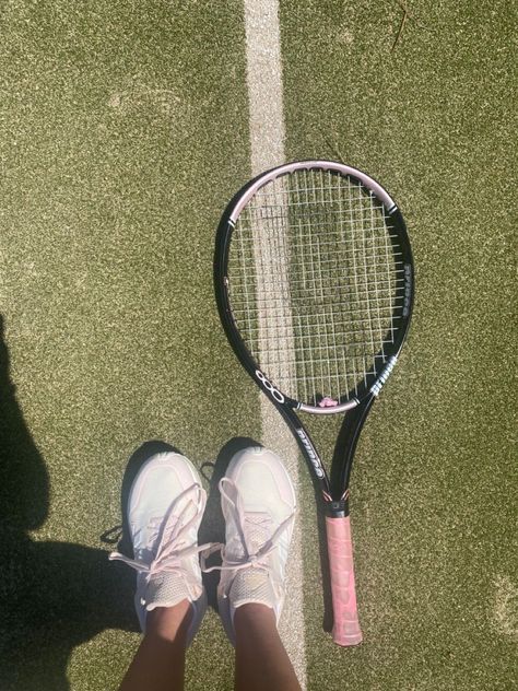 Tennis racket and shoes Tennis Aesthetic Vintage, Pink Tennis Racket, Tennis Girl Aesthetic, Tennis Lifestyle, Tennis Pictures, Tennis Girl, Girls Tennis Shoes, Tennis Aesthetic, Pink Tennis