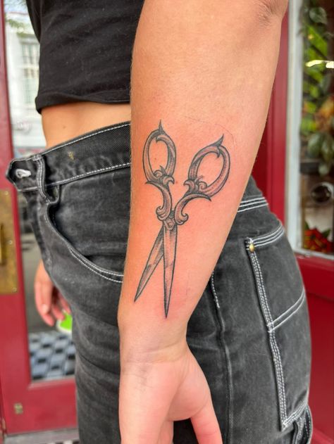 Sissor Tattoo, Cosmetologist Tattoo, Scissor Tattoo, Dreamer Tattoo, Shears Tattoo, Ninja Tattoo, Traditional Style Tattoo, Tattoos For Daughters, Black Ink Tattoos