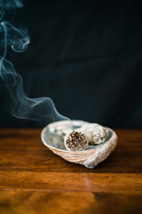 Have you ever wanted to learn how to smudge your home, but didn't know where to start? Then this post is for you! Smudging prayer included. Smudge Your Home, How To Smudge, Smudging Prayer, Smudge Bowl, Metaphysical Spirituality, Burning Sage, House Hacks, Sage Smudging, White Sage Smudge