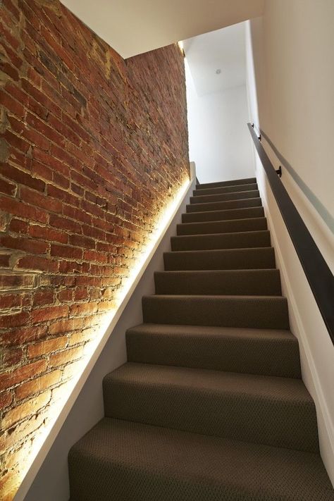 Stairway Lighting Ideas, Staircase Lighting Ideas, Blitz Design, Basement Lighting, Hidden Lighting, Stairway Lighting, Stair Lights, Interior Staircase, Stairway Design