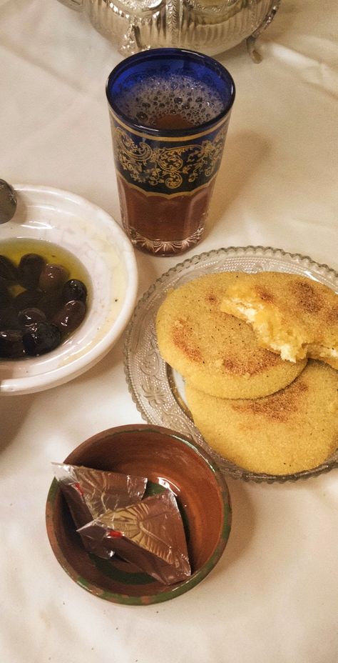 Harsha, atay and olive oil 🫒 Picture by me 📷 #breakfast #harsha #atay #oliveoil #morocco #moroccanbreakfast #🇲🇦 Moroccan Breakfast, Oil Picture, Morocco Food, Iphone Quotes, Driving Pictures, Vibe Clothes, Food Obsession, Summer Drinks, Wallpaper Iphone