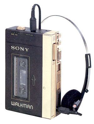 Walkman 90s, Walkman 80s, 80s Walkman, 80s Girl, Sony Walkman, Old Technology, Childhood Memories 70s, Retro Gadgets, Tape Recorder