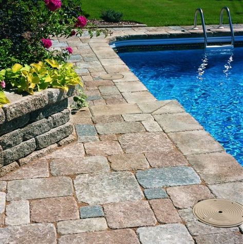 25 Ideas Of Stone Pool Deck Design | Daily source for inspiration and fresh ideas on Architecture, Art and Design Stone Pool Deck, Deck Piscina, Stone Deck, Pool Deck Plans, Pool Pavers, Swimming Pool Decks, Stone Pool, Pool Remodel, Above Ground Pool Decks