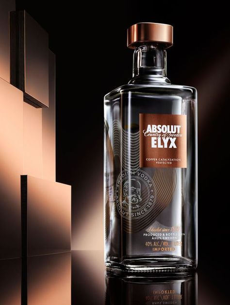 Absolut Elyx, Square Bottle, Fragrance Photography, Vodka Brands, Alcohol Packaging, Premium Vodka, Perfume Bottle Design, Cocktails Bar, Absolut Vodka