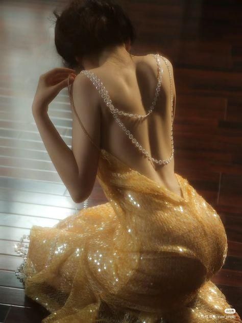 Vintage Backless Dress, Yellow Dress Aesthetic Vintage, Backless Dress Aesthetic, Backless Aesthetic, Dress Aesthetic, Feminine Aesthetic, Glam Dresses, Divine Feminine, Pretty Dresses