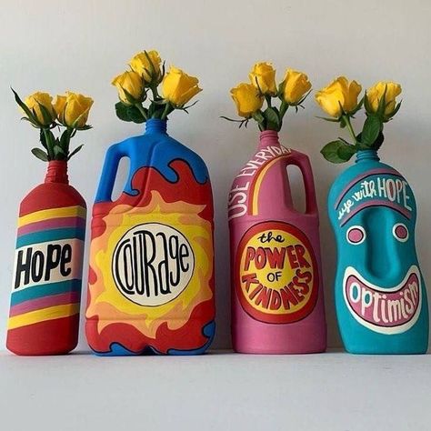 Painting On Objects Ideas, Diy Thrift Flip Furniture, Easy Decor Crafts, Things To Do With Glass Bottles, Aestethic Diy, Diy Bottle Decor, Art Studio Interior Design, Studio Decor Ideas, Creative Home Decor Ideas