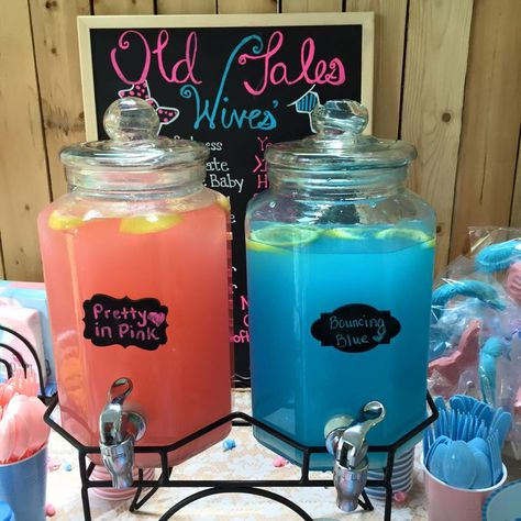 Gender Reveal Party Pink and Blue Lemonade --- Country Pink Lemonade - Kool Aid Blue Raspberry Lemonade Shower Punch, Gender Reveal Party Food, Creative Gender Reveals, Gender Reveal Party Games, Punch Pink, Pregnancy Gender Reveal, Baby Shower Drinks, Gender Reveal Party Theme, Idee Babyshower